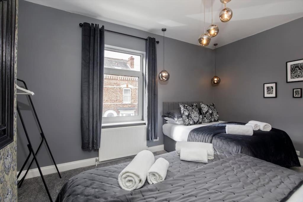 The Milton - Stylish Terraced Villa York Exteriör bild